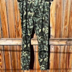 Avia Activewear Women's Camo Print Leggings with Side Pockets